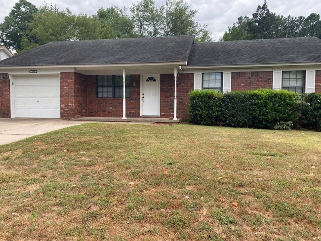 Primary Photo - Come take a look at this nice 3 bedroom 1 ...