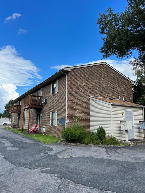 Building Photo - 499 N Hawkins St