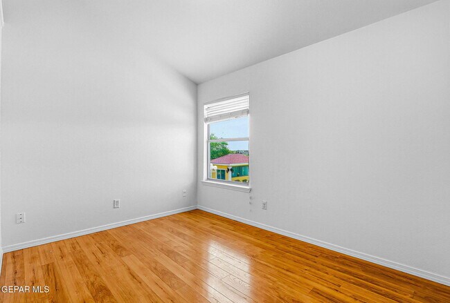 Building Photo - 3749 Leticia St