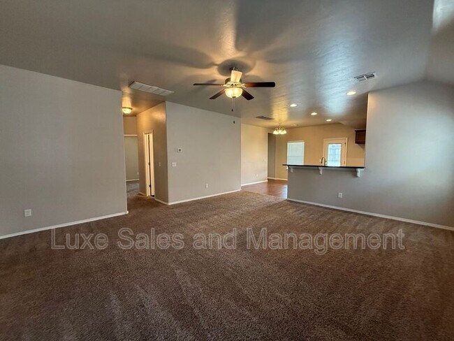 Building Photo - 2408 Alta Vista Ln
