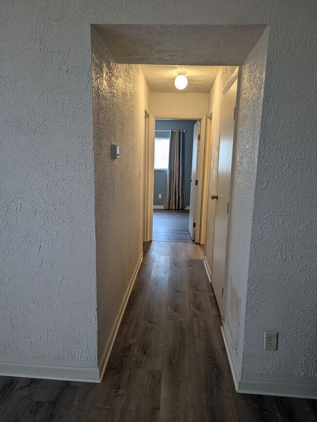 Building Photo - 2BR Condo in West Chester, **Pet Friendly-...