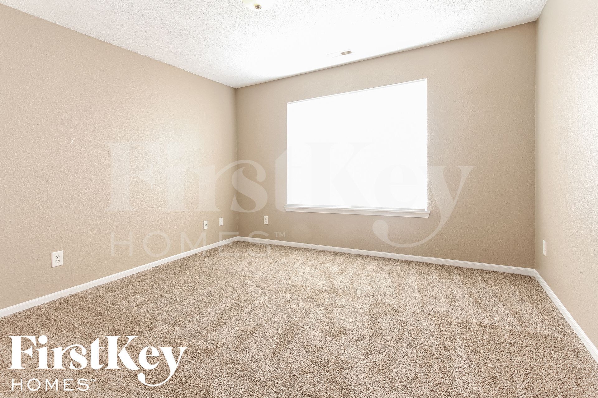 Building Photo - 1820 Long Lake Dr