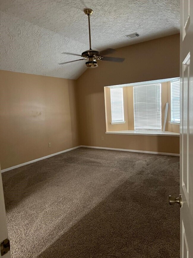 Building Photo - 13967 Dentwood Dr
