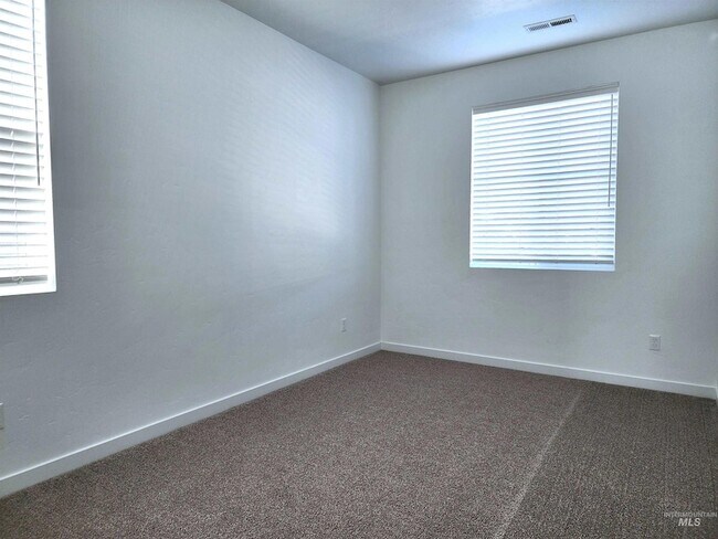 Building Photo - 350 N Lagrasse Ln