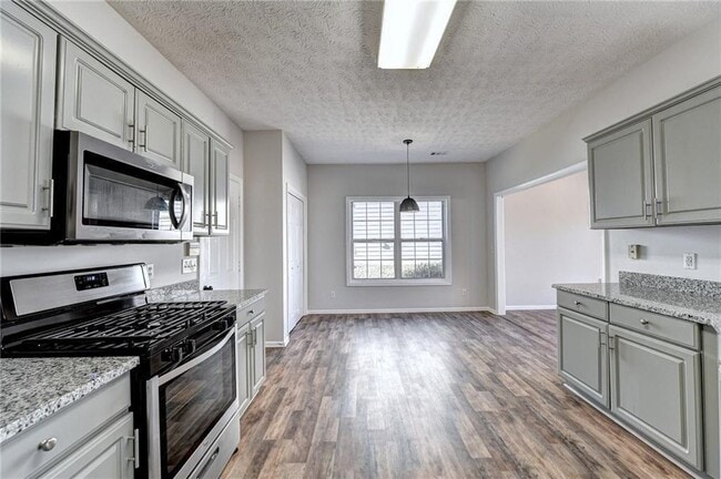 Building Photo - 3290 Serenade Ct