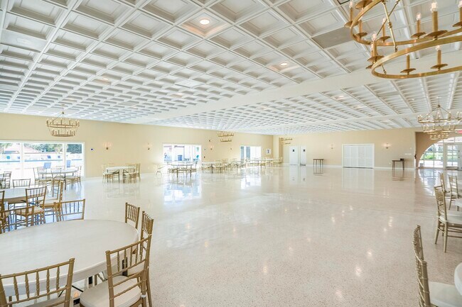 Building Photo - 10 Cristina Ct