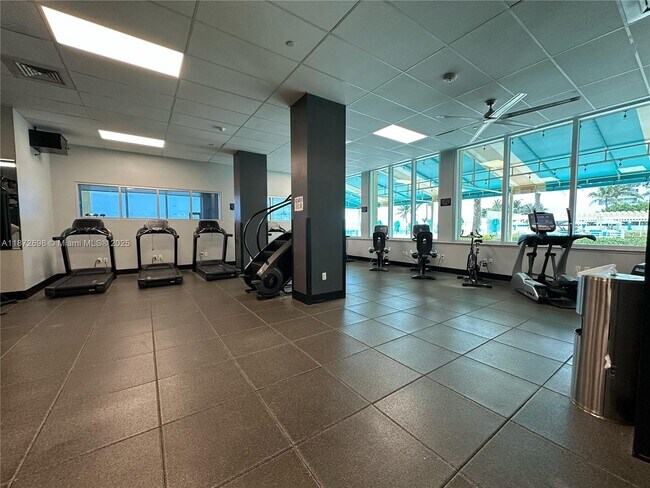 Building Photo - 2501 S Ocean Dr