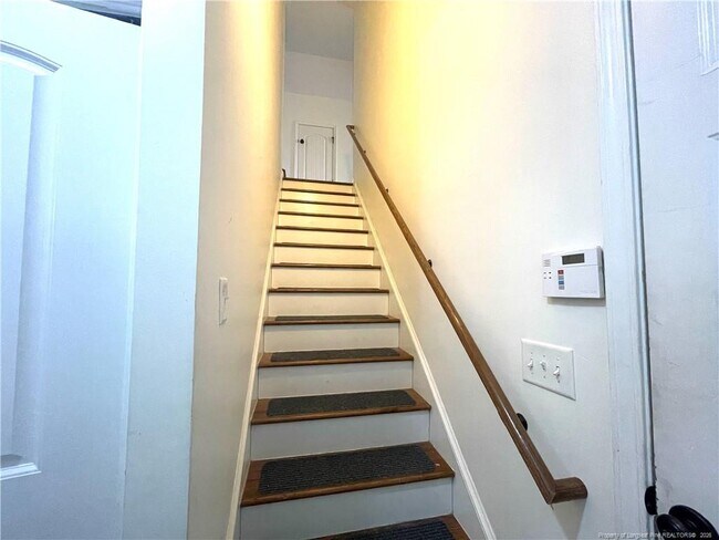 Building Photo - 352 Old Field Loop