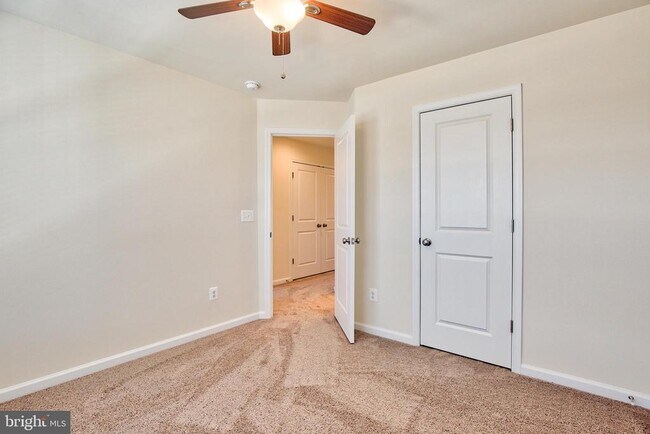 Building Photo - 127 Keller Ct