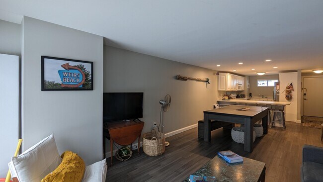 Building Photo - 23 Pleasant St