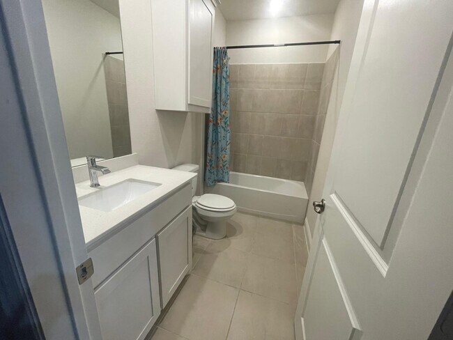 Building Photo - 2516 Sakeena Ct