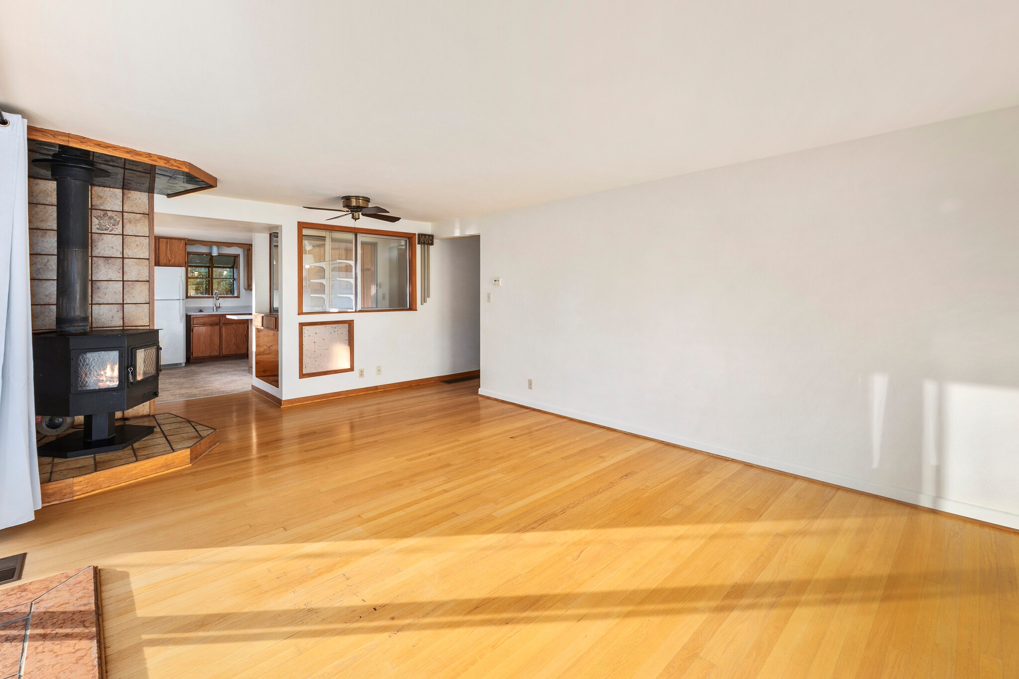 primary dining/living room - 16758 45th Ave NE