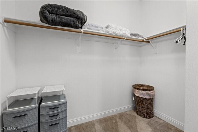 Building Photo - 2 Corte Belleza