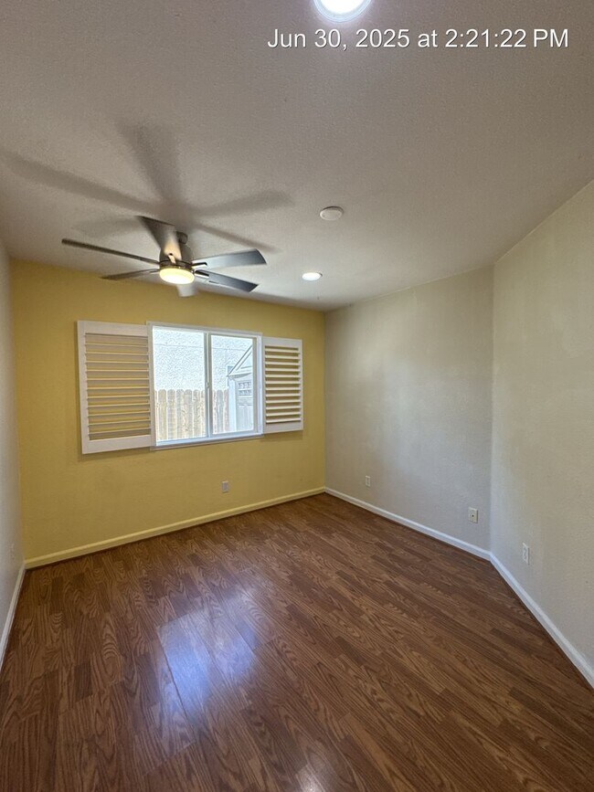 Building Photo - 3969
