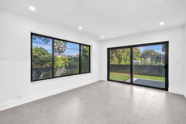 Building Photo - 8011 SW 18th Terrace