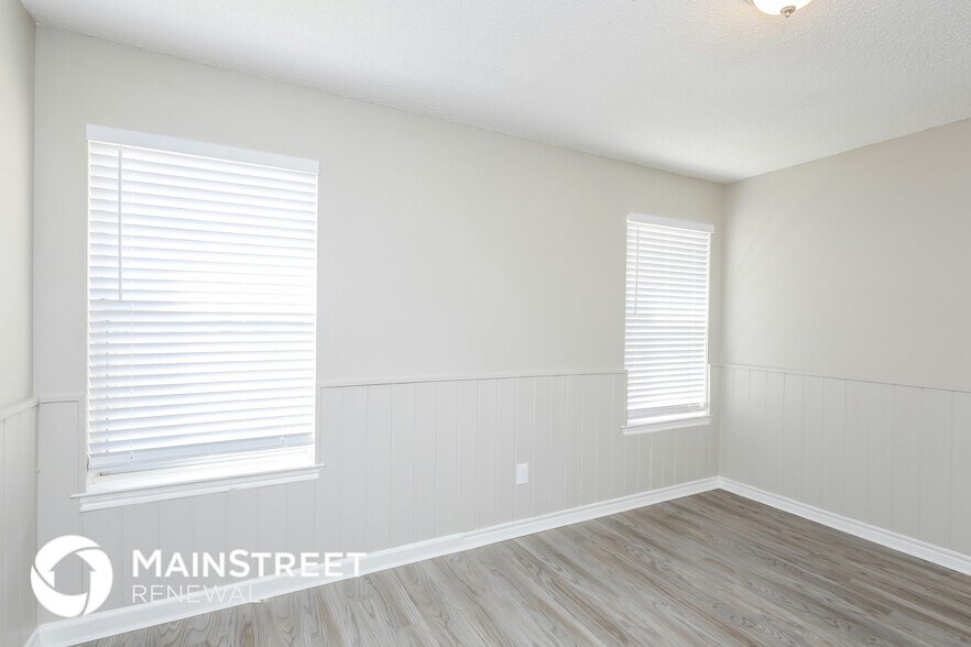 Building Photo - 304 Meadowglen Dr