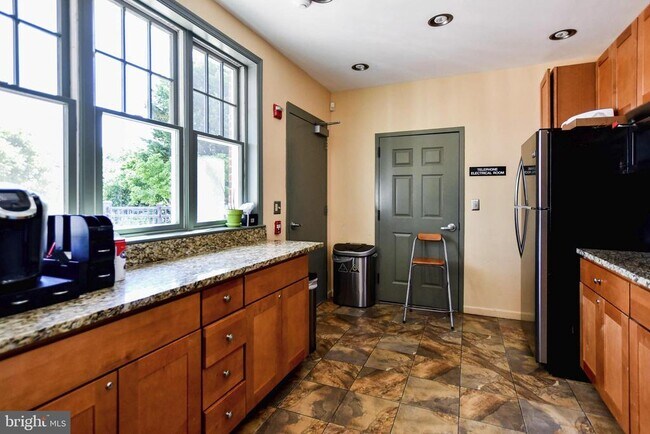 Building Photo - 13003 Belle Meade Trace