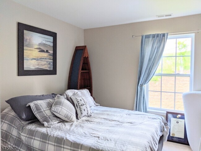 Building Photo - 282 Winding Hill Dr