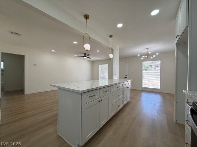 Building Photo - 1317 Pyramid Dr