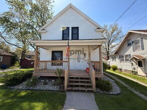 Building Photo - 1008 2nd St