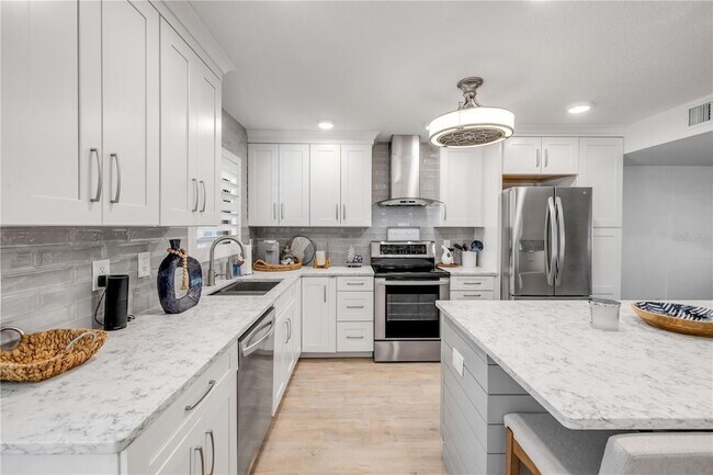 Building Photo - 2100 N Peninsula Ave