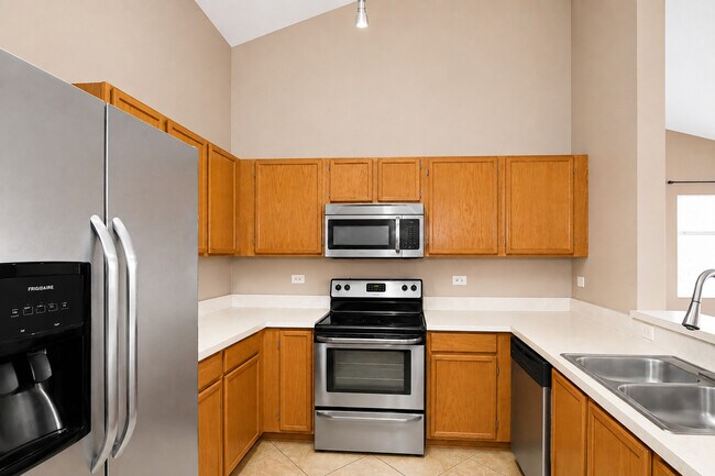 Building Photo - 1623 Silverstone Dr