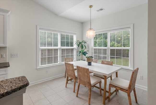 Building Photo - 1610 Fishbone Dr