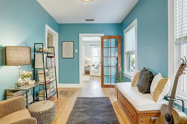 Building Photo - 1705 S 5th St