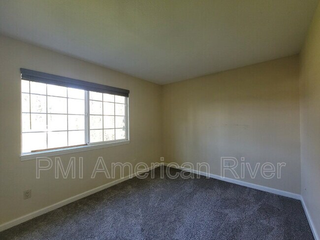 Building Photo - 5640 Andrea Blvd