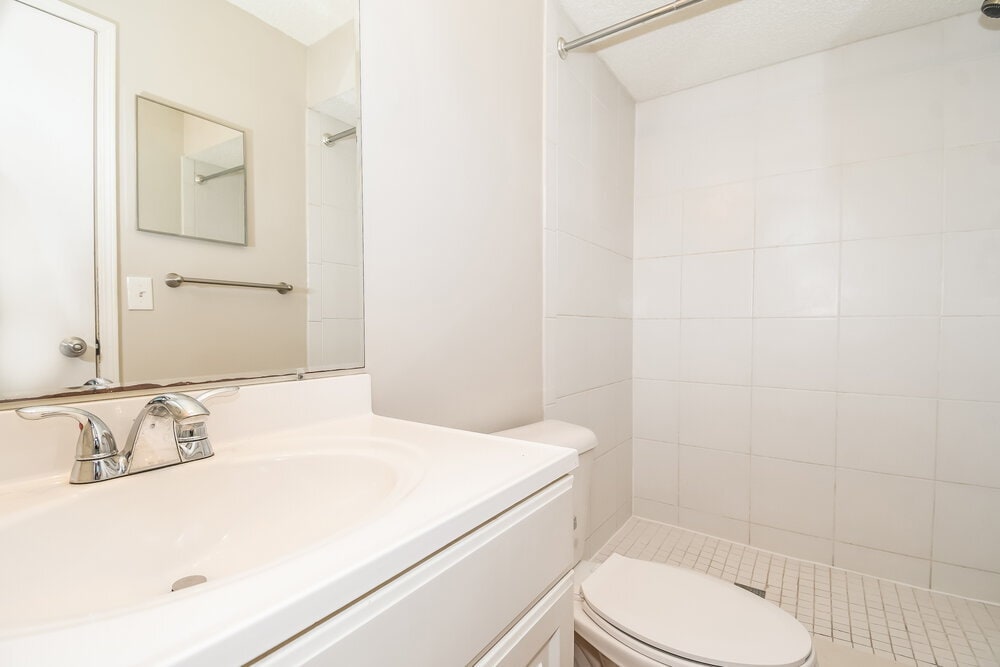 Building Photo - 8442 Finwood Ave