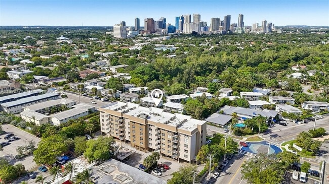 Building Photo - 1050 SE 15th St