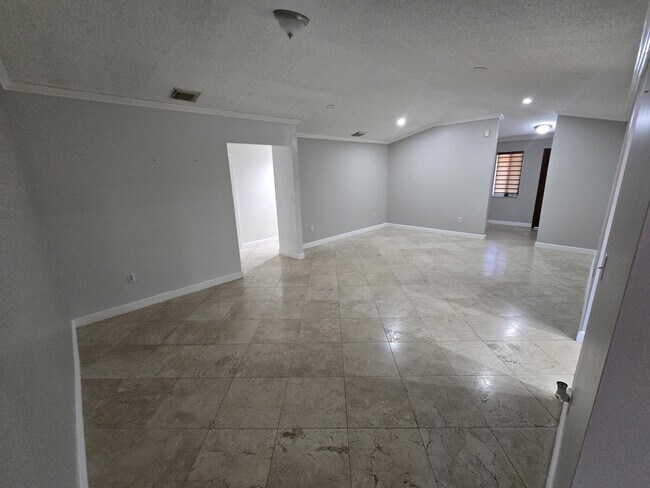 Building Photo - 18110 SW 139th Ct