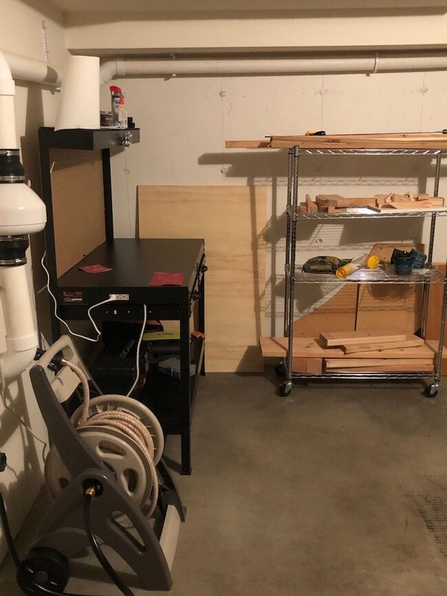 Building Photo - Shared 2 Bedroom 2.5 Bathroom Condo