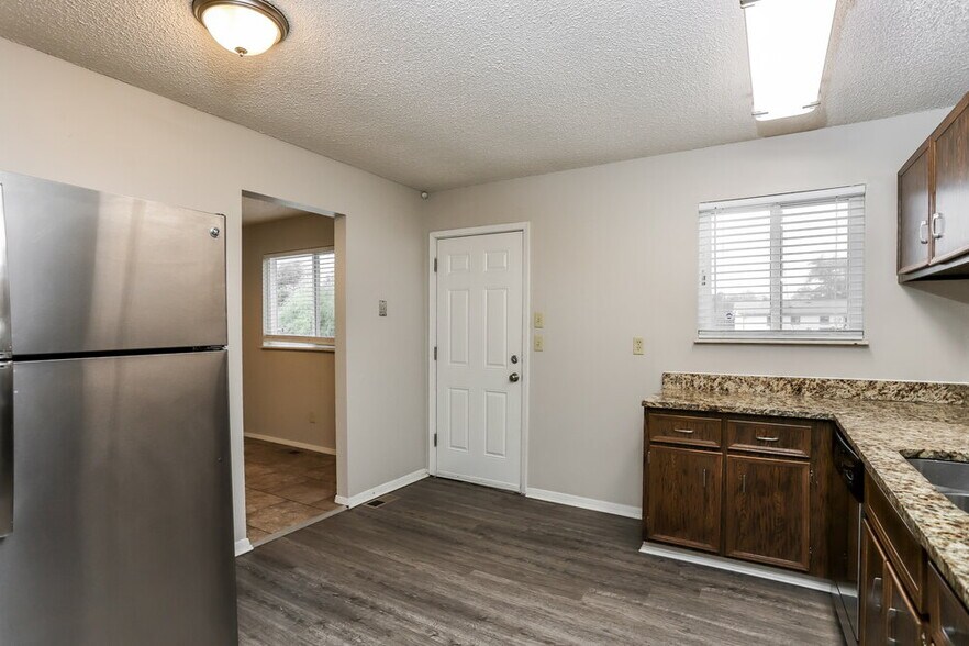 Building Photo - 2328 Bensonhurst Dr