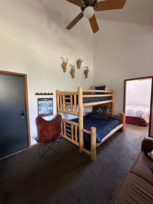Building Photo - Spacious Aspen Creek Condo with Loft & Mountain Views – Mammoth Lakes (Available in the Springtime)