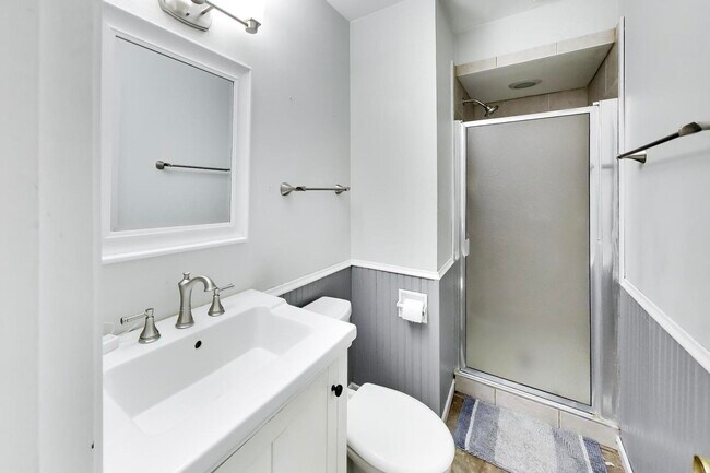 Building Photo - 115 S Kainer Ave