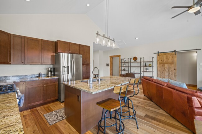 Building Photo - 498 S Badger Trail