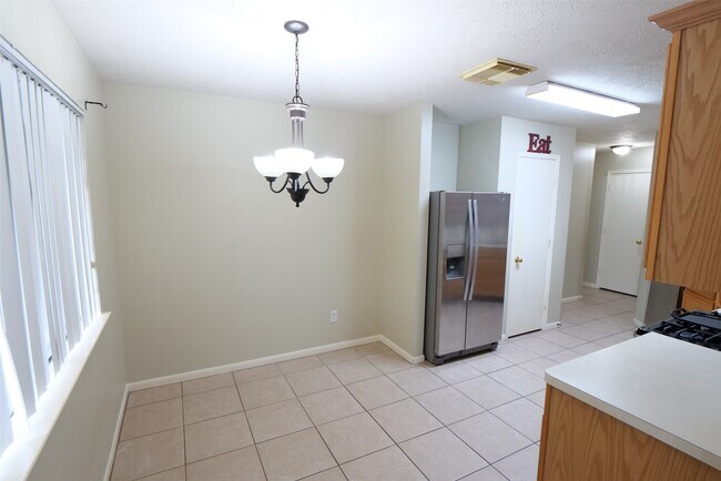 Building Photo - 23135 N Waterlake Dr