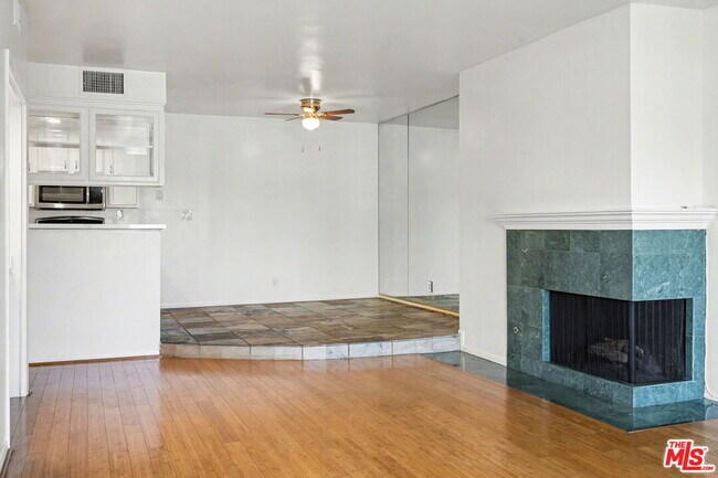 Building Photo - 521 Montana Ave