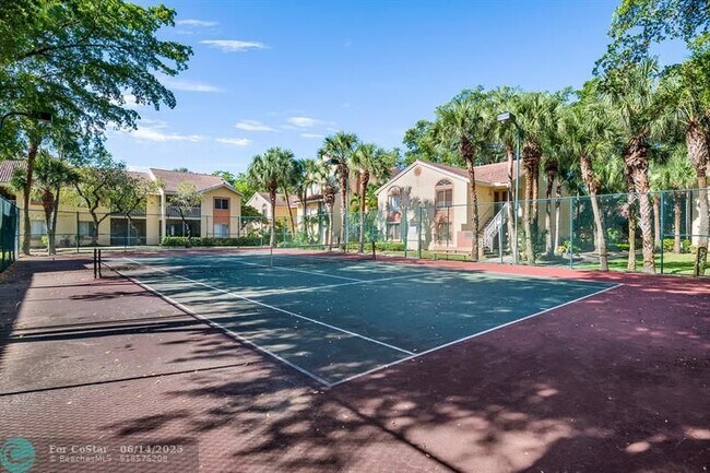Building Photo - 1084 Coral Club Dr