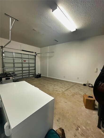 Building Photo - 452 NW 203rd Ter