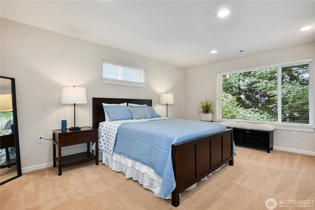 Building Photo - 5Bd/3.5Ba Newcastle House