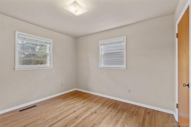 Building Photo - 1713 Yuma St