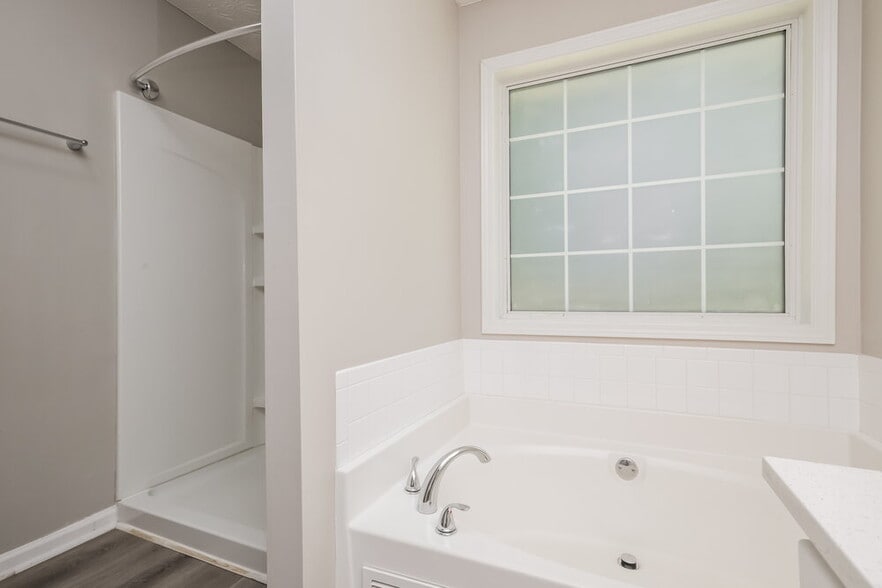 Building Photo - 308 Kellys Walk