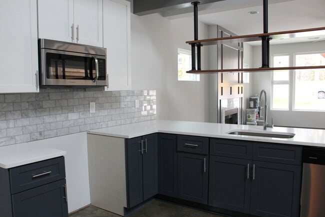Building Photo - Large East Nashville Modern House - 3 Bedr...