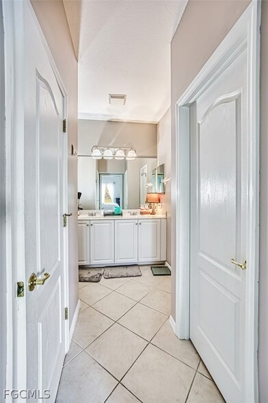 Building Photo - 3230 Cottonwood Bend