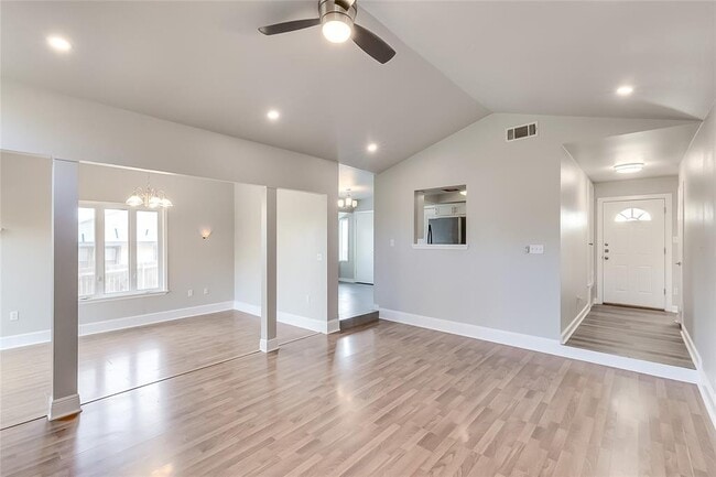 Building Photo - 506 Stonebridge Dr