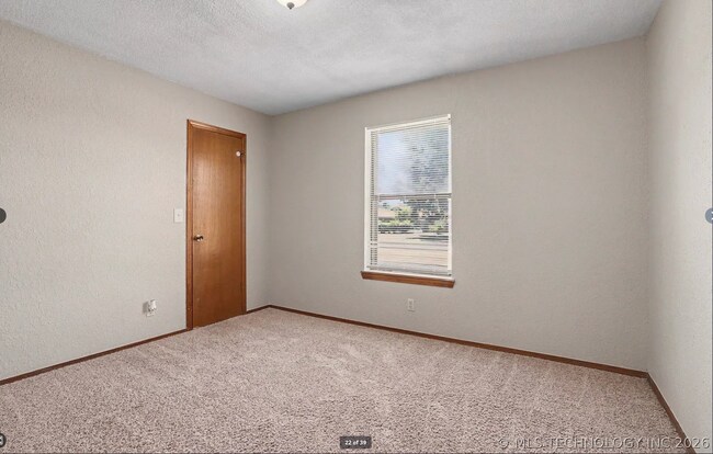 Building Photo - Charming 3-Bed Jenks Home Near Tulsa Hills – Large Corner Lot!