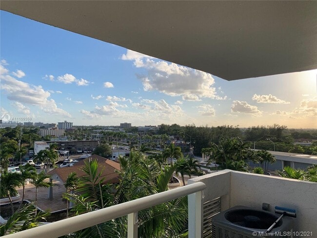 Building Photo - 13499 Biscayne Blvd