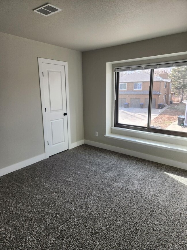 Building Photo - 10353 W 80th Dr